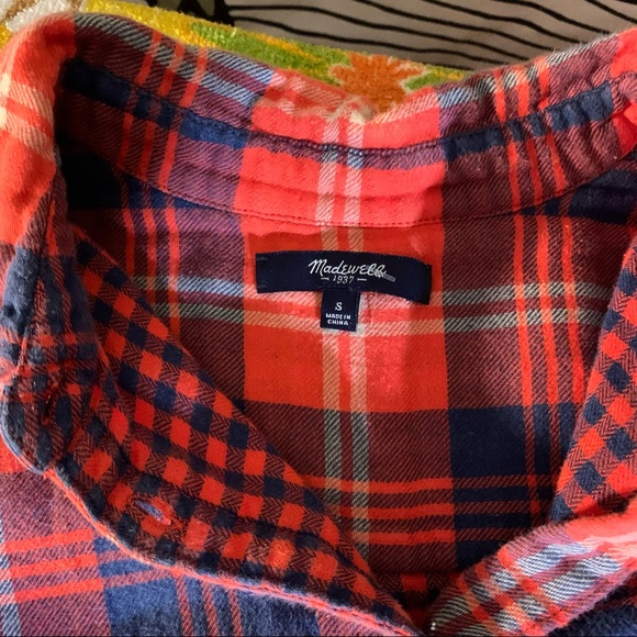 Woman’s flannel - Picture 3 of 4